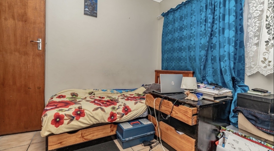 5 Bedroom Property for Sale in Denneoord Western Cape